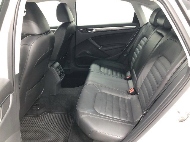 Used 2018 Volkswagen Passat 3.6 SEL Premium FWD image 26