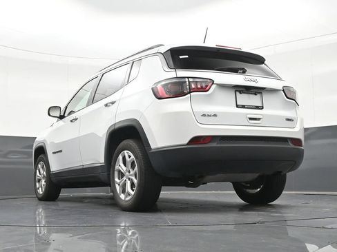 Used 2024 Jeep Compass Latitude AWD/4WD image 28