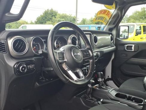 Certified 2022 Jeep Wrangler Unlimited Sahara w/ Cold Weather Group AWD/4WD image 22