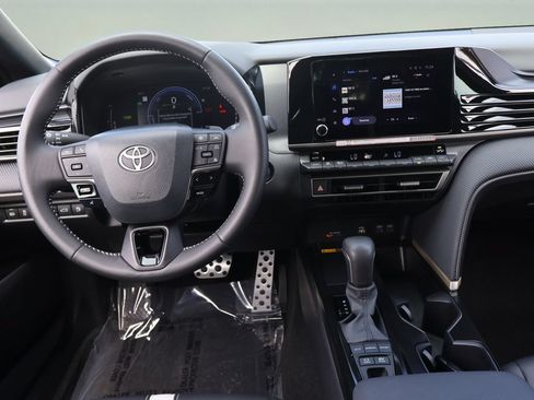 Used 2026 Toyota Camry SE FWD image 14