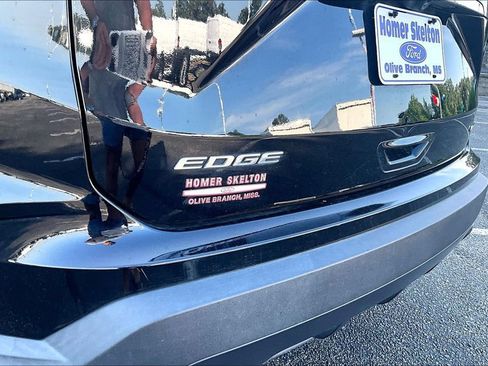 Used 2019 Ford Edge SE FWD image 7