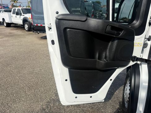 Used 2025 RAM ProMaster 2500 w/ Convenience Group FWD image 12