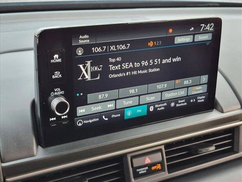 Used 2025 Honda Pilot Black Edition image 15