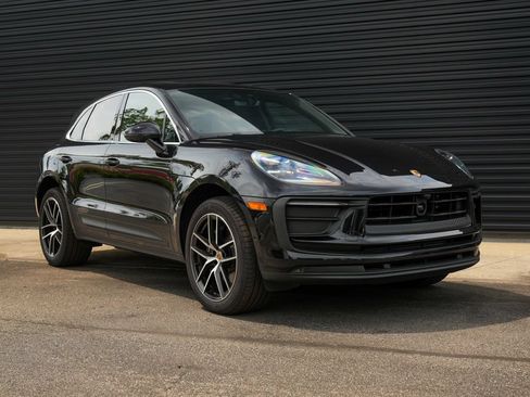Certified 2026 Porsche Macan AWD/4WD image 39