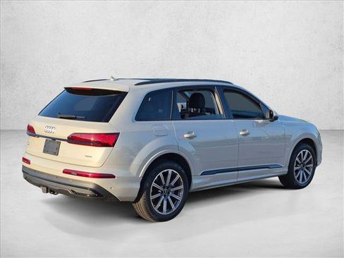 Used 2023 Audi Q7 2.0T Premium Plus w/ Premium Plus Package AWD/4WD image 5