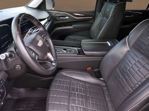 Used 2022 Cadillac Escalade Sport Platinum AWD/4WD image 9