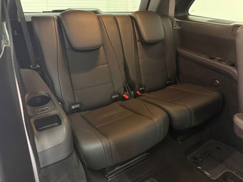 Certified 2023 Mercedes-Benz GLS 450 4MATIC image 26