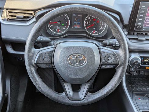 Used 2020 Toyota RAV4 XLE AWD/4WD image 22