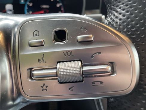 Used 2022 Mercedes-Benz GLC 300 4MATIC image 16