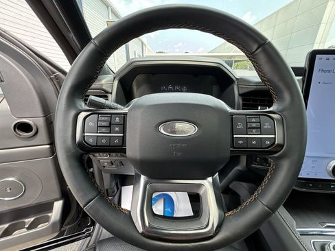Used 2024 Ford Expedition Platinum AWD/4WD image 11