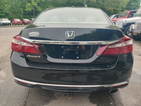Used 2016 Honda Accord EX image 5