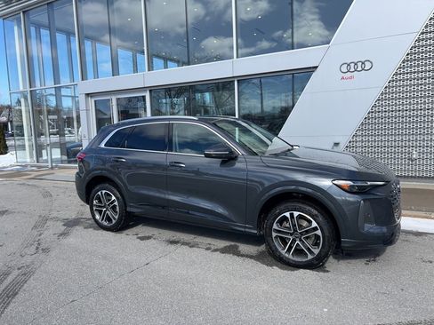 Used 2025 Audi Q5 Premium Plus w/ Premium Plus image 12