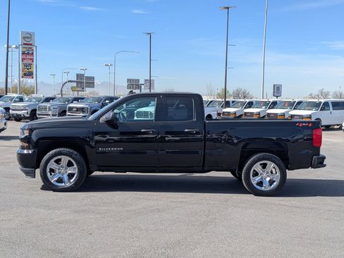 Used 2019 Chevrolet Silverado 1500 Custom w/ Custom Convenience Package image 3