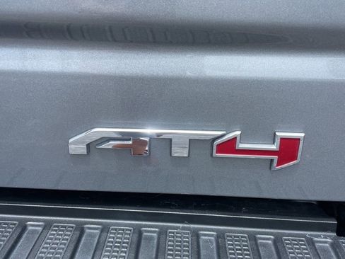 Used 2023 GMC Sierra 1500 AT4 w/ Technology Package AWD/4WD image 8