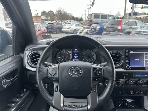 Used 2023 Toyota Tacoma TRD Off-Road image 20