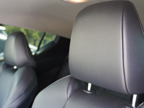 Used 2020 Toyota C-HR Limited FWD image 21