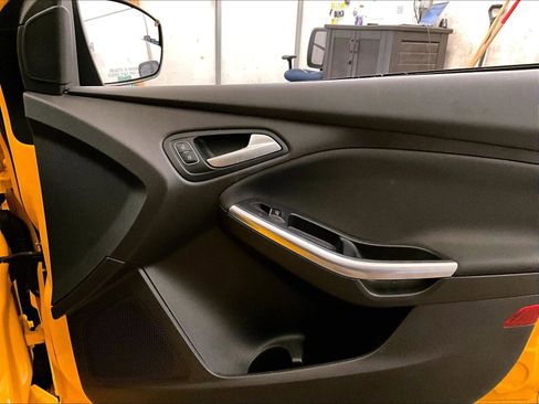 Used 2016 Ford Focus ST FWD image 23