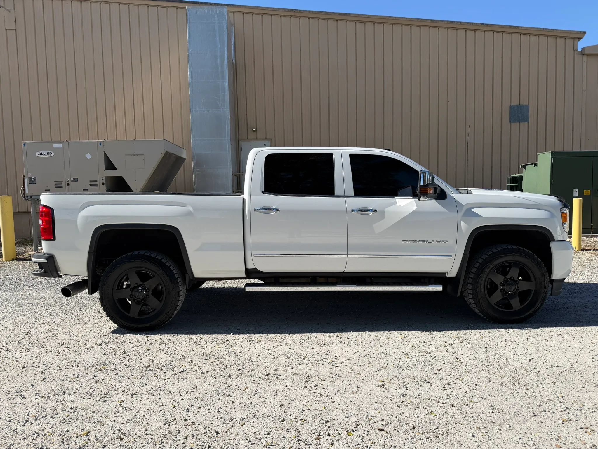 Used 2015 GMC Sierra 2500 Denali w/ Duramax Plus Package AWD/4WD image 4