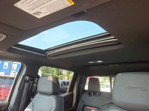 Used 2022 GMC Sierra 1500 AT4 w/ AT4 Premium Package image 14