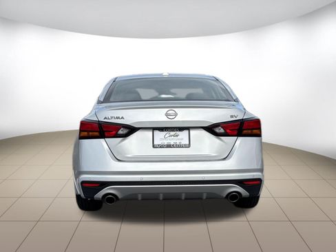 Used 2024 Nissan Altima 2.5 SV w/ SV Premium Package FWD image 6