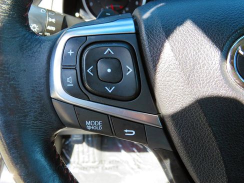 Used 2015 Toyota Camry SE image 26