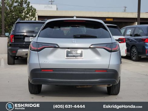Used 2023 Honda HR-V LX image 6