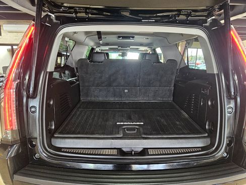 Used 2015 Cadillac Escalade ESV Premium image 21