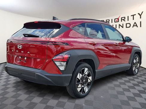 Used 2025 Hyundai Kona SEL FWD image 4