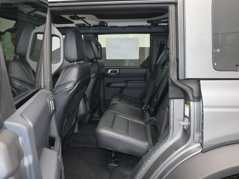 New 2025 Ford Bronco Badlands w/ Sasquatch Package image 14