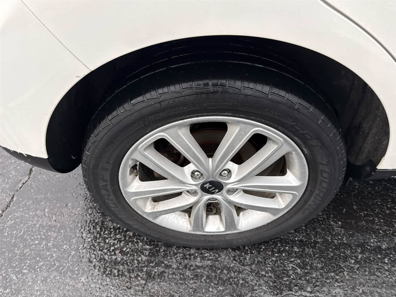 Used 2019 Kia Soul + FWD image 9