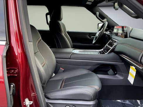 New 2026 Nissan Armada SL image 11