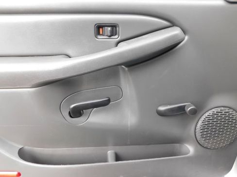 Used 2006 Chevrolet Silverado 1500 W/T image 11