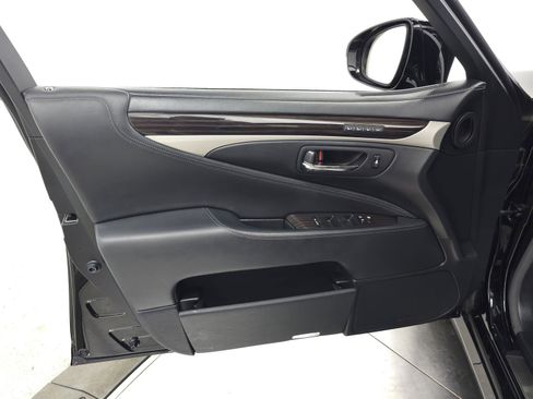 Used 2014 Lexus LS 460 AWD w/ Comfort Package image 13