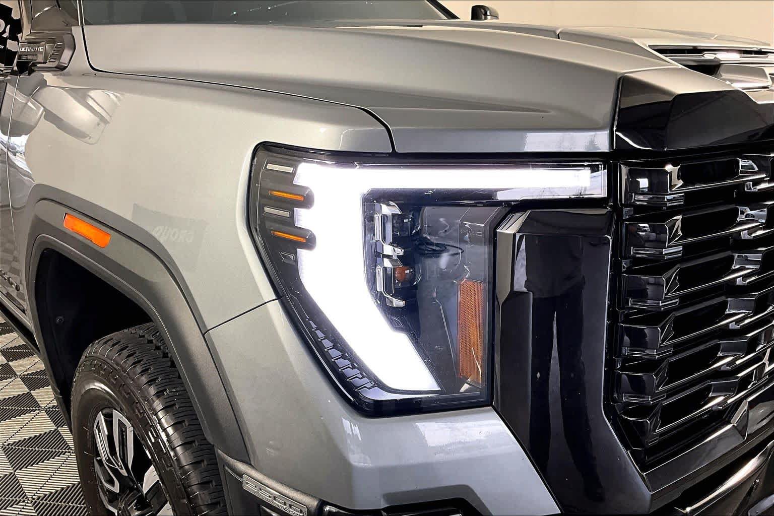 Used 2024 GMC Sierra 2500 Denali Ultimate AWD/4WD image 50