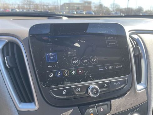 Used 2024 Chevrolet Malibu LT image 19