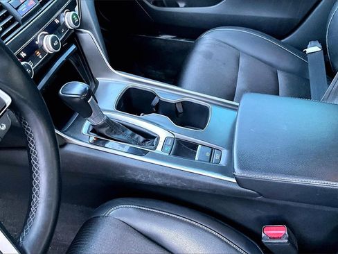 Used 2018 Honda Accord Sport image 13