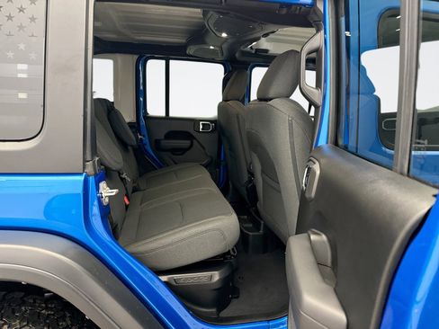 Used 2024 Jeep Wrangler Unlimited image 17