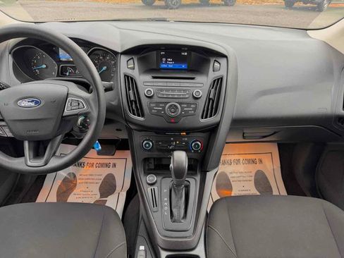 Used 2017 Ford Focus SE image 24