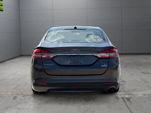 Used 2017 Ford Fusion SE w/ Fusion SE Technology Package FWD image 9