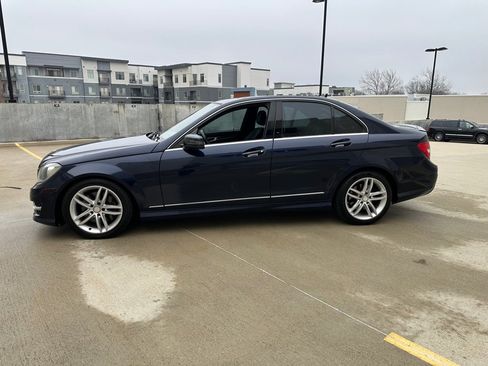 Used 2013 Mercedes-Benz C 300 4MATIC Sedan image 4