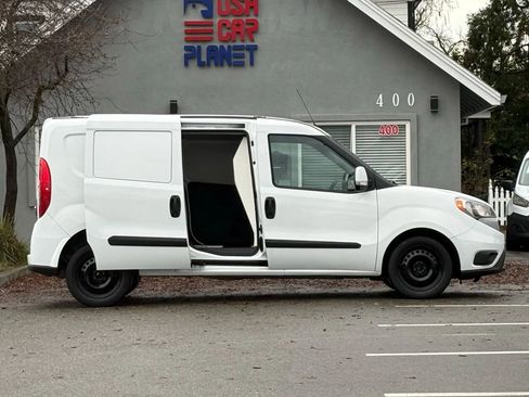 Used 2021 RAM ProMaster City Tradesman SLT image 5