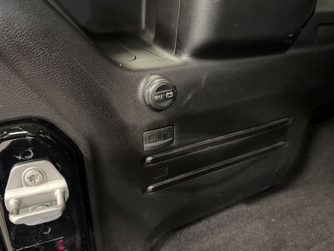 Used 2025 Jeep Wrangler Unlimited Sahara w/ Safety Group AWD/4WD image 24