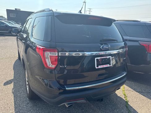 Used 2018 Ford Explorer XLT w/ Equipment Group 202A AWD/4WD image 14