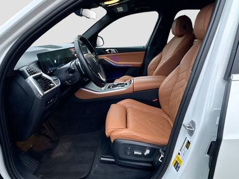 Used 2024 BMW X5 xDrive50e w/ Parking Assistance Package image 31