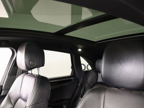 Used 2020 Porsche Macan image 16