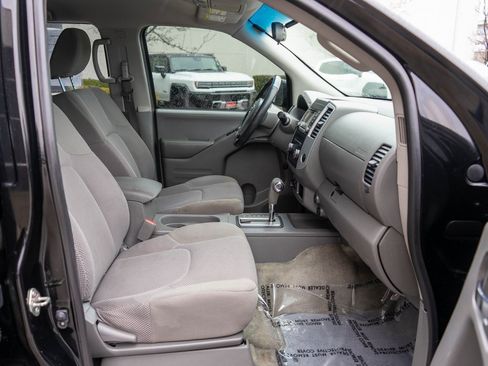 Used 2018 Nissan Frontier SV image 10