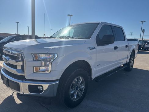 Used 2017 Ford F150 XLT AWD/4WD image 6