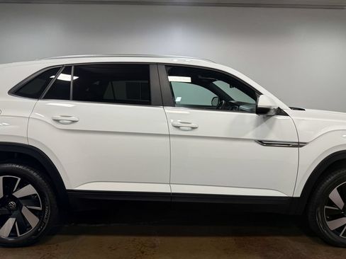Used 2024 Volkswagen Atlas Cross Sport SE w/ Panoramic Sunroof Package AWD/4WD image 31