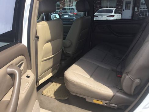 Used 2004 Toyota Sequoia SR5 RWD image 37