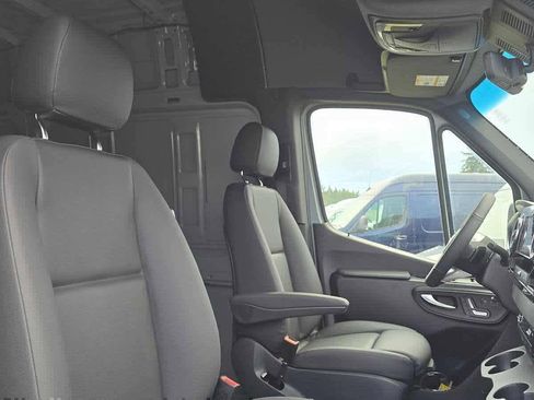 New 2026 Mercedes-Benz Sprinter 2500 image 13